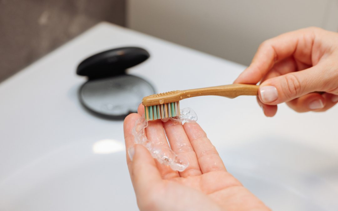 Cómo cuidar las férulas de ortodoncia invisible correctamente