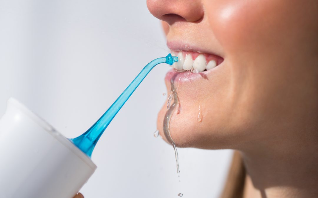Irrigador dental: cómo usarlo bien y cuándo puede ayudarte
